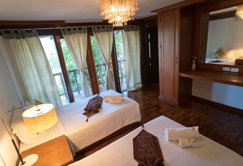 هتل E Outfitting Valley Resort