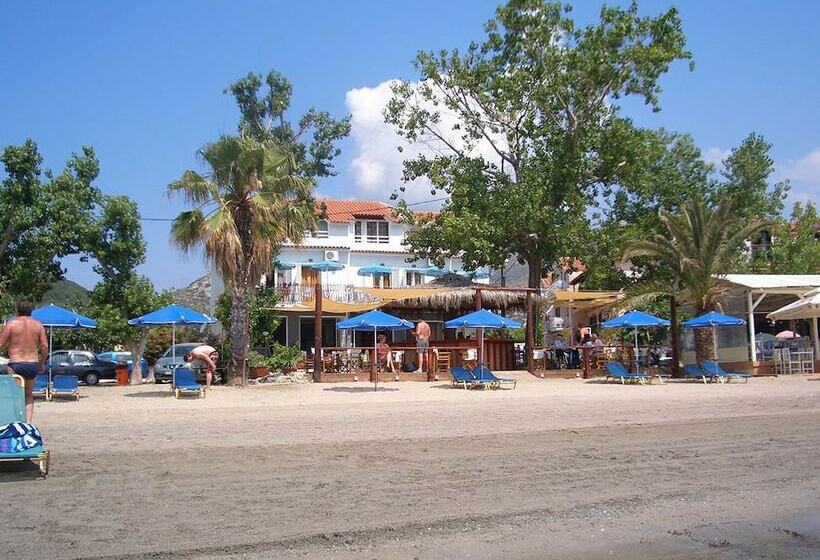 هتل Hercules Seafront Studios