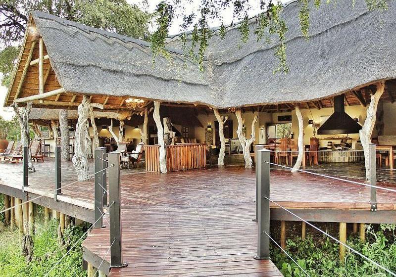 فندق Kambaku Safari Lodge