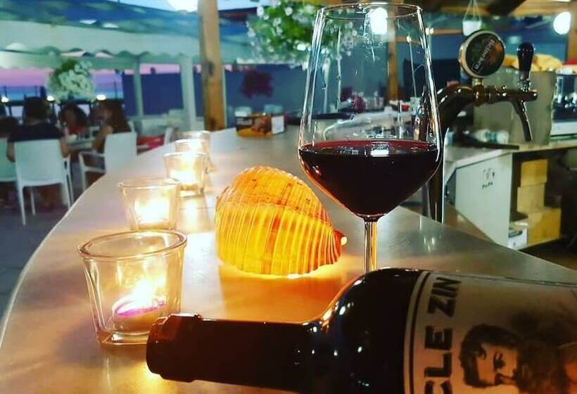 فندق Keshtjella