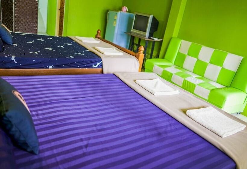 هتل Roomquest Amphawa Vaylasamran