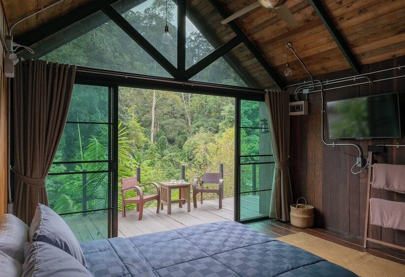 هتل Voraman Hut