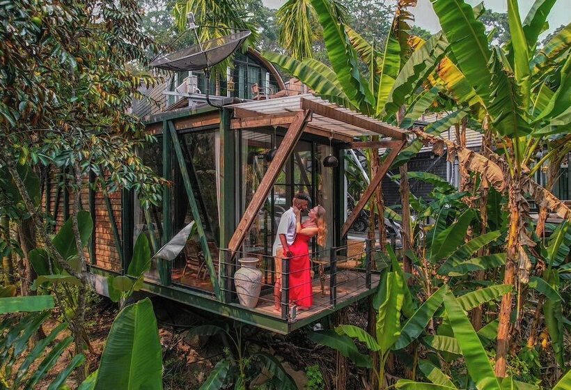 هتل Voraman Hut