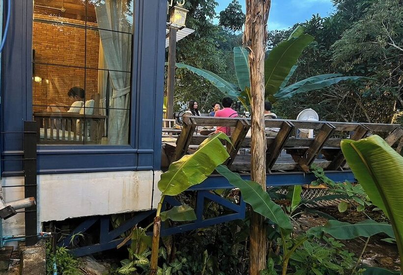 هتل Voraman Hut