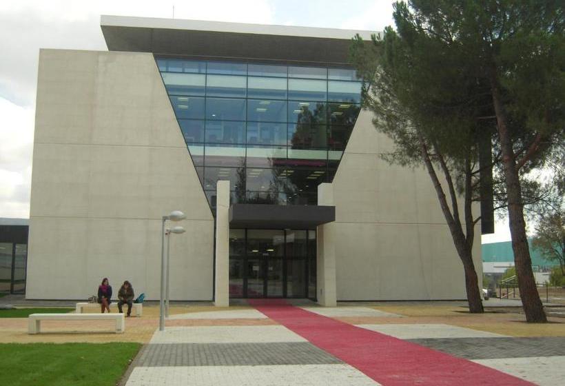 مسافرخانه Residencia Universitaria Cardenal Cisneros