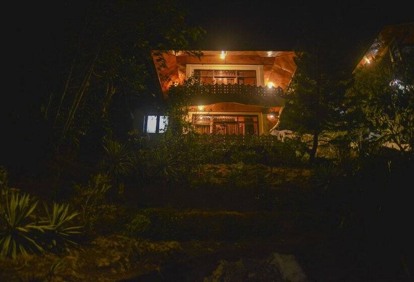 فندق فئة نجمة واحدة Tangkoko Sanctuary Villa