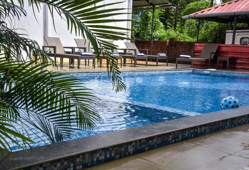 فندق Candolim Grande