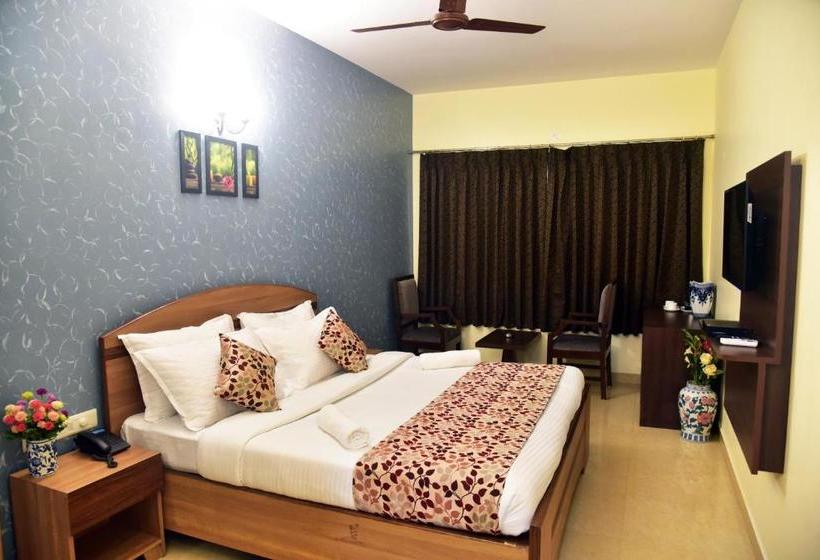 فندق Candolim Grande