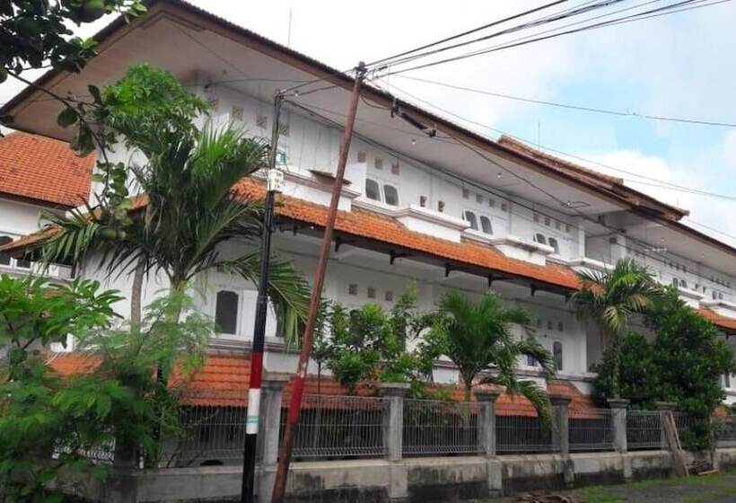 هتل Cozy Residence Wedasari Bali