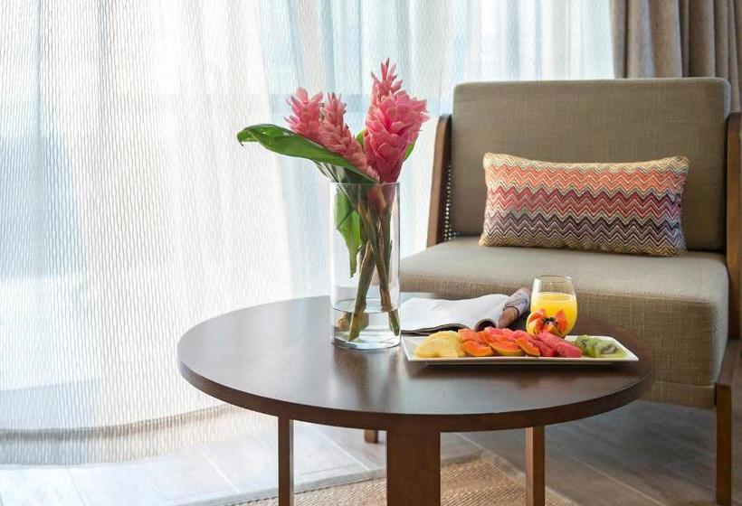 هتل Nadi Bay Resort And Spa Fiji