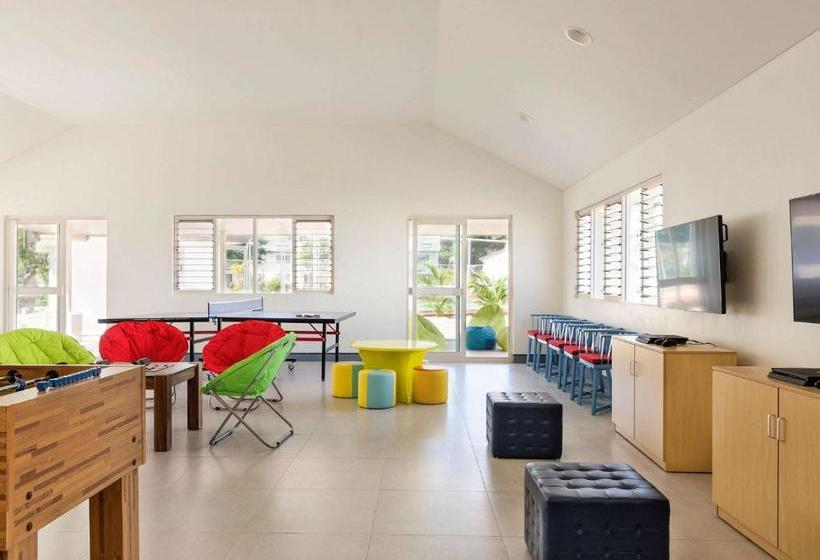 هتل Nadi Bay Resort And Spa Fiji