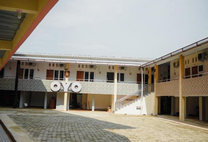 فندق Oyo 174 Desilva Bandara