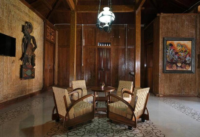 هتل Kampoeng Joglo Boutique