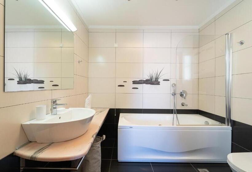 호텔 Niriides Luxury Villas