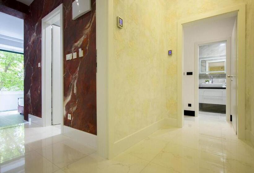 簡易ホテル Well Of Life Luxury Rooms