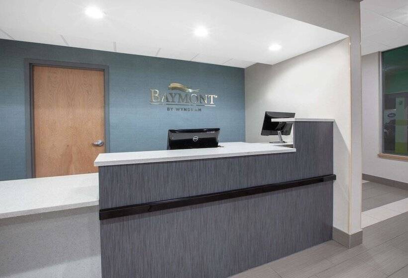 هتل Baymont By Wyndham Grand Rapids Near Downtown