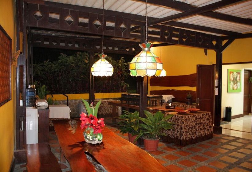 فندق Oyo 209 Permata Hati Resort & Organic Farm