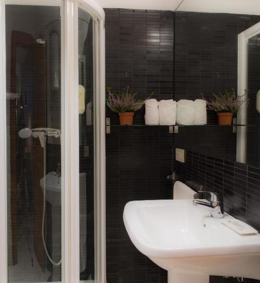 Suites Campo Del Príncipe