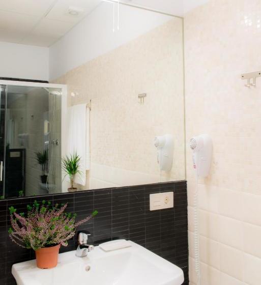 Suites Campo Del Príncipe