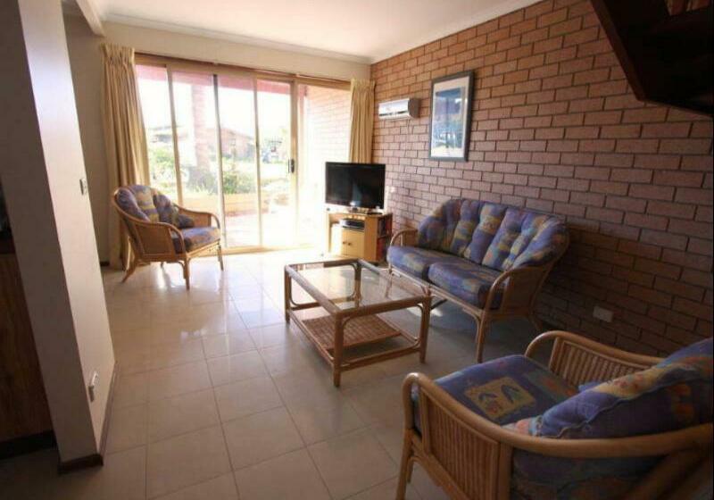 Sapphire Court Holiday Units