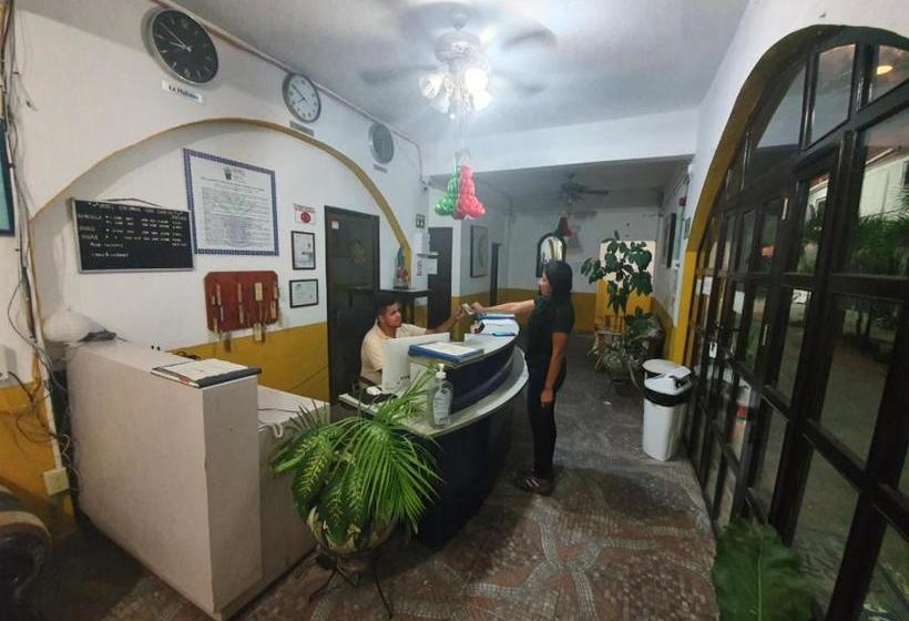 Fotos del hotel Colonial San Carlos:  2