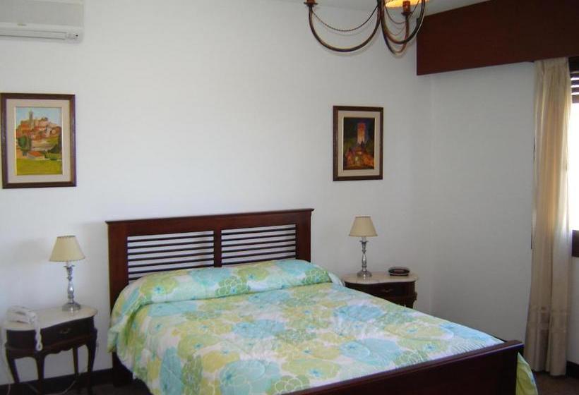 Fotos del hotel Hostal De La Candelaria:  8