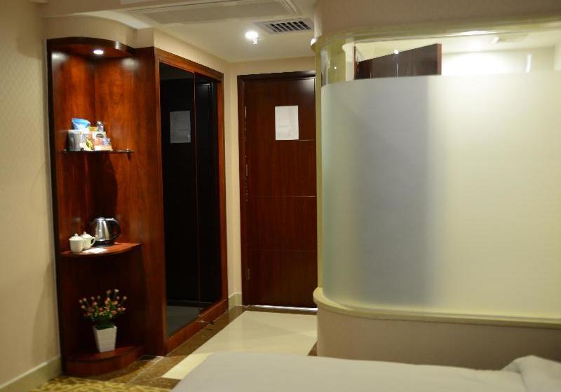 Fotos del hotel E E Business:  11