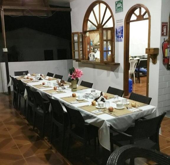 Fotos del hotel Hostal Las Gardenias:  3