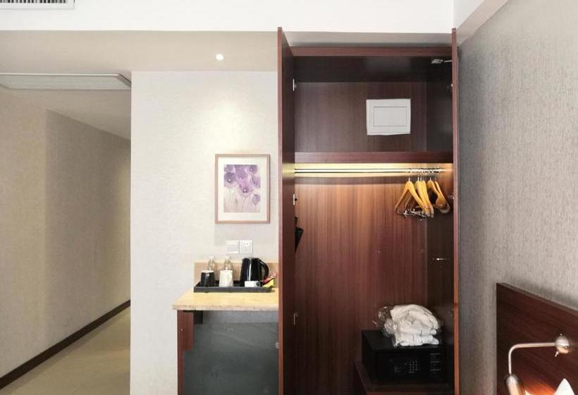 Fotos del hotel Yitel:  7