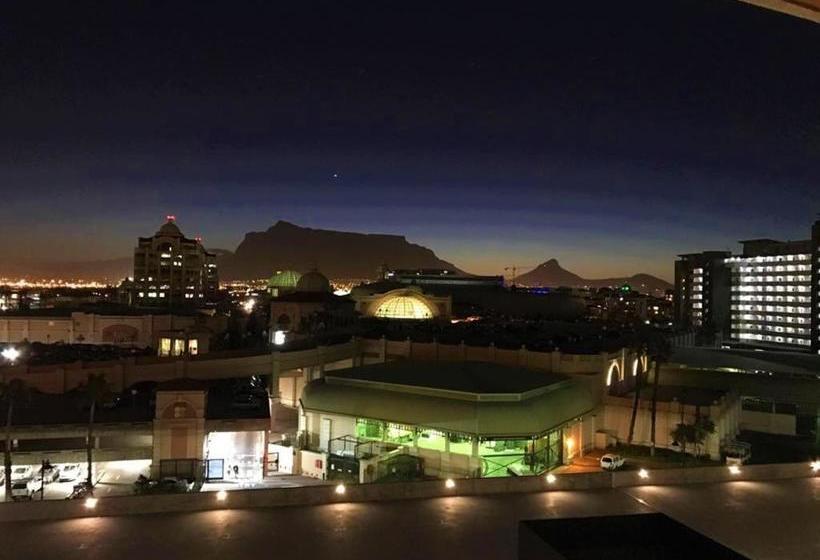 Fotos del hotel Waters Edge Luxury Apartments:  4