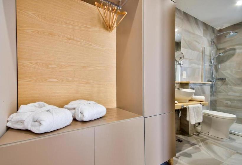 Fotos del hotel The British Suites:  15