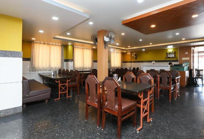 Fotos del hotel Treebo Trend Krishnaa Comfort:  8