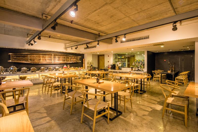 Fotos del hotel Theme Hotels & Resorts:  8