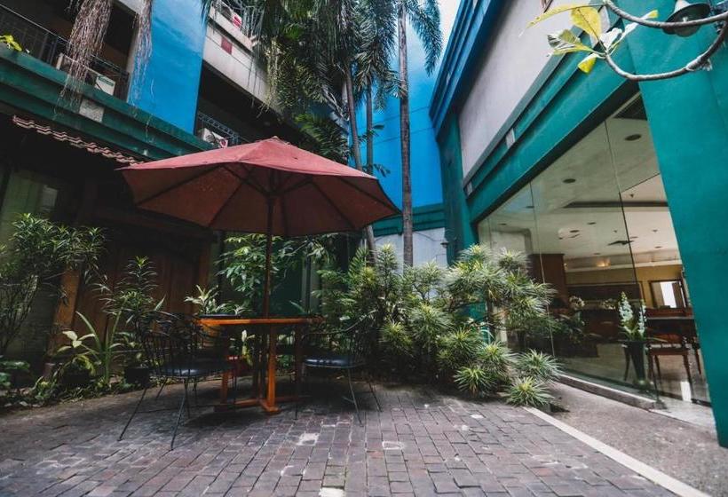 Fotos del hotel The Paragon Hotel By Reddoorz:  8