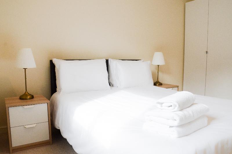 Fotos del hotel Meridian Place By Oyo Rooms:  4