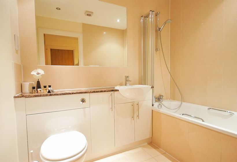 Fotos del hotel Crompton Court Apartments:  11