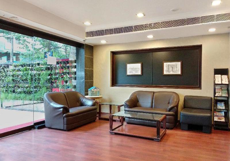 Fotos del hotel Oyo Rooms Indiranagar 100 Ft Road:  5