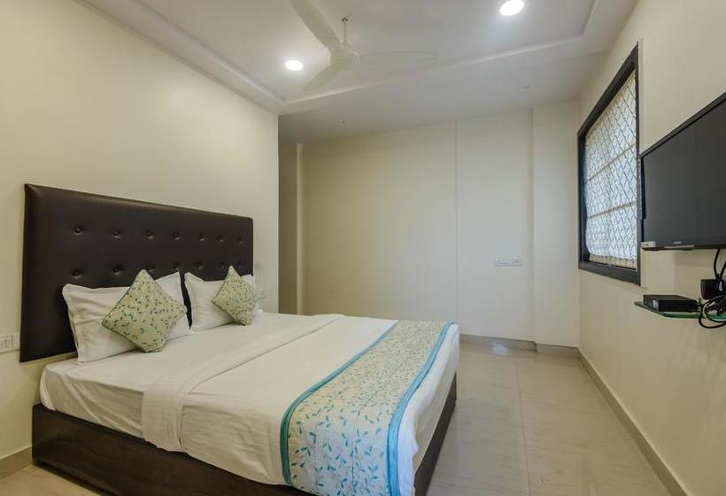 Fotos del hotel Oyo Rooms Near Kokilaben Hospital:  14