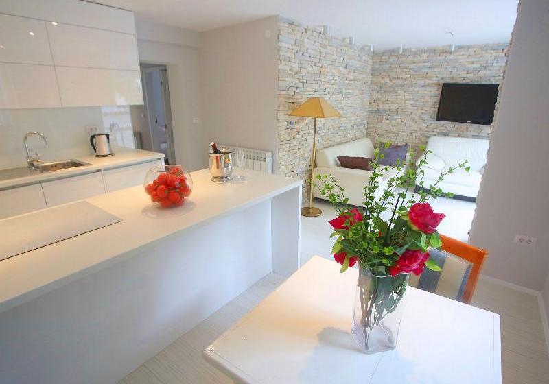 Fotos del hotel Apartments Lili Flora:  2