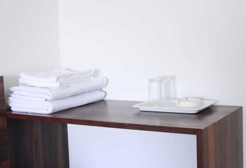 Fotos del hotel The Ark Apartment:  14