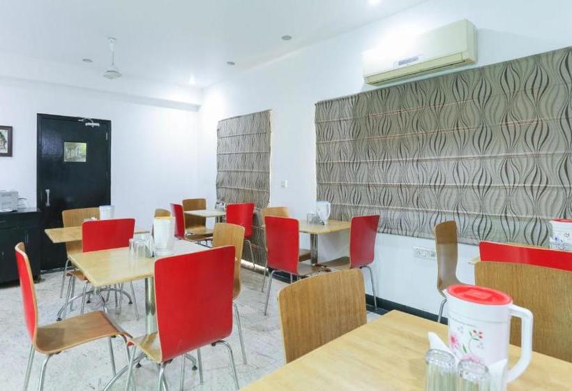 Fotos del hotel Treebo Trip Singh Suites 2:  8