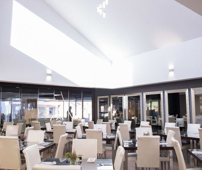 Fotos del hotel Fnb Conference Centre And:  4