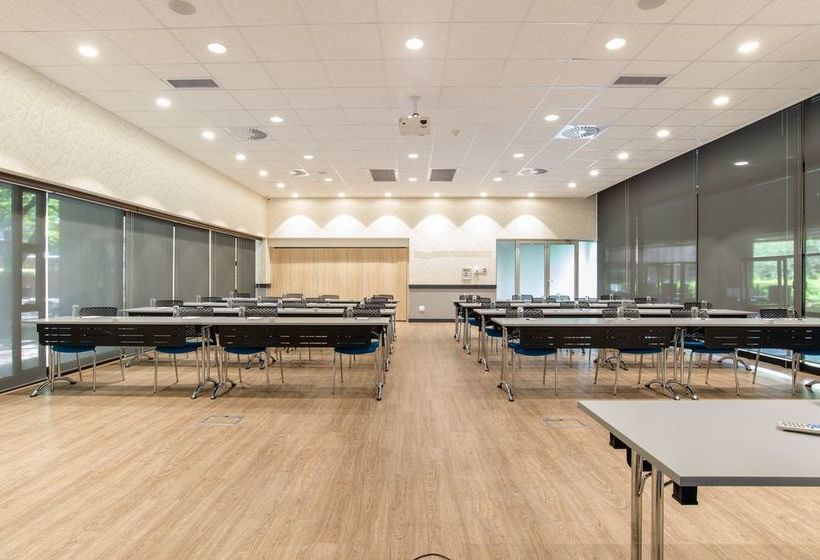 Fotos del hotel Fnb Conference Centre And:  24