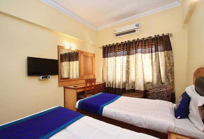 Fotos del hotel Oyo 4439 Aura Inn:  20