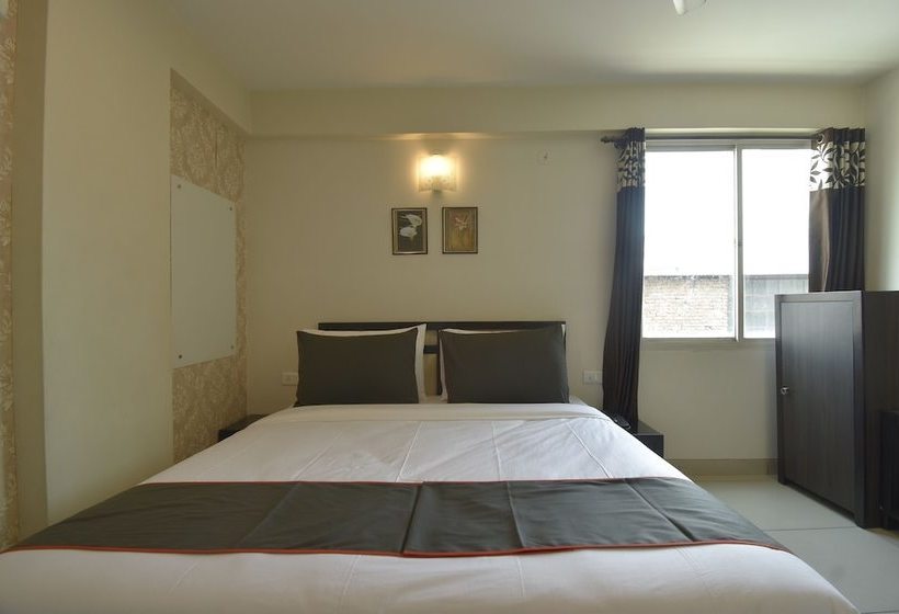 Fotos del hotel Collection O 48220 Ram Nagar Colony:  8