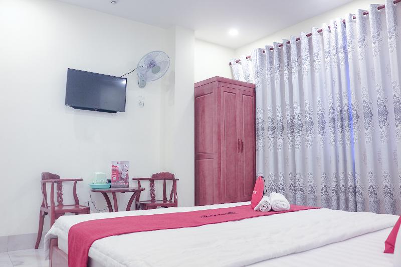 Fotos del hotel Reddoorz Plus @ Dong Den Street:  2