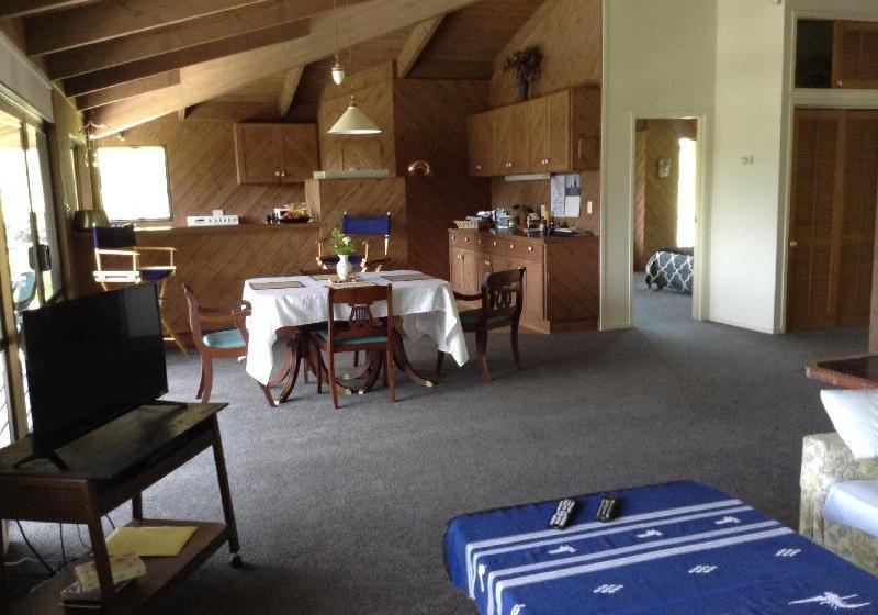 Fotos del hotel Waiotemarama Falls Lodge:  3