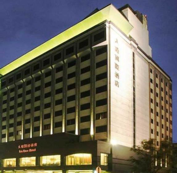 Jen Dow International