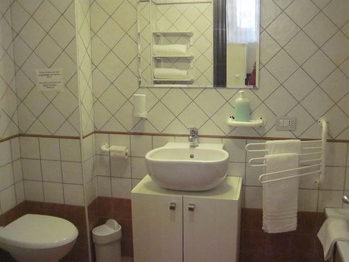 Fotos del hotel Kiara Guesthouse:  9