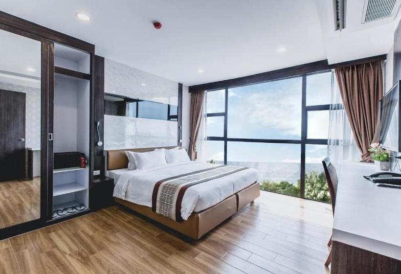 Golden Jomtien Beach